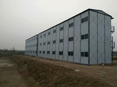 山東泰安市岱岳區(qū) 設(shè)施建筑新標(biāo)桿，巖棉彩鋼領(lǐng)跑防火與保暖雙效益